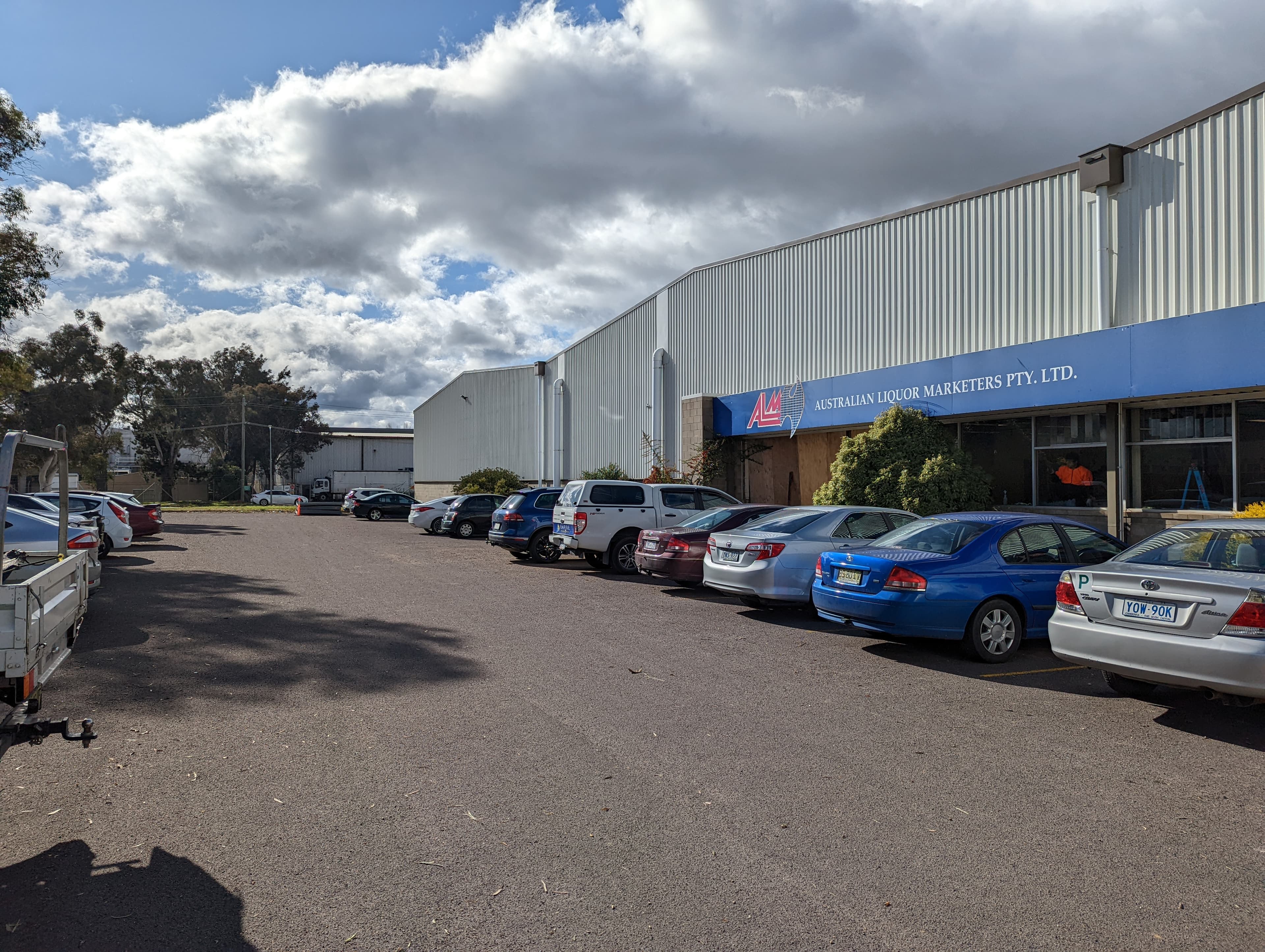 Large Warehouse - Rare Opportunity