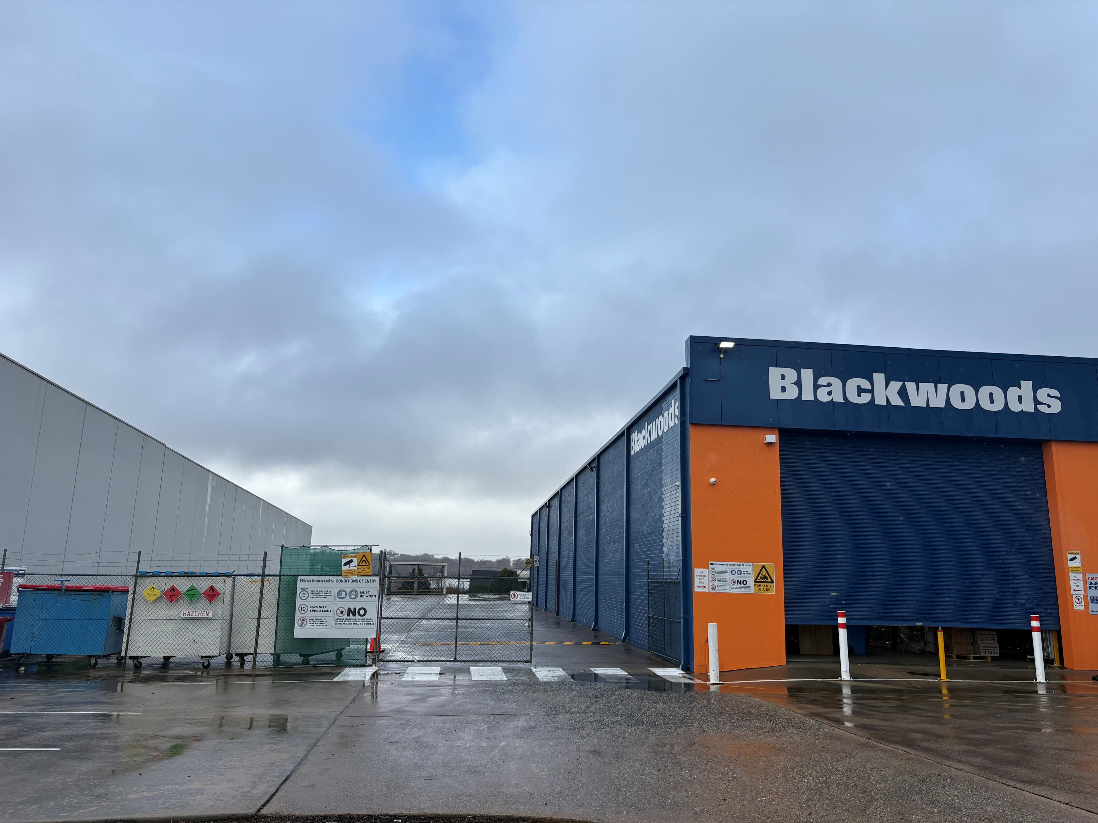 Large Hard Stand Yard