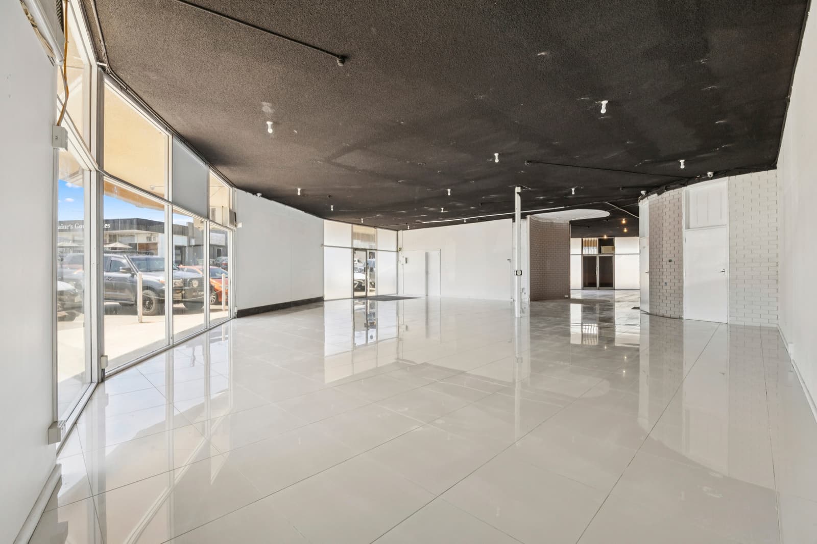 High-Profile Ground Floor Tenancy